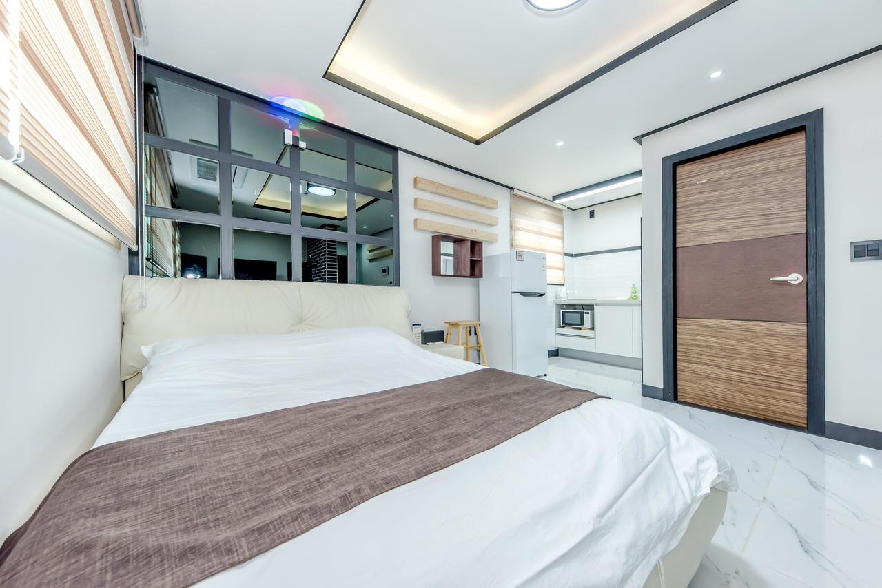Jeju Skyhill Pension Seogwipo Eksteriør billede